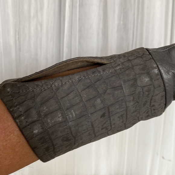 Mid-length 100% grey leather gloves, embossed wrist with slit! Size 7 - Picture 5 of 13